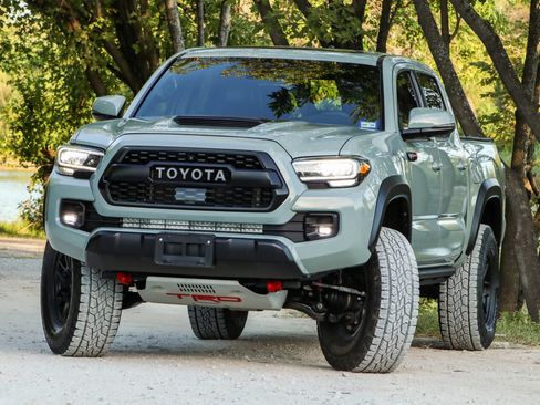 Used 2021 Toyota Tacoma TRD Pro AWD/4WD image 11