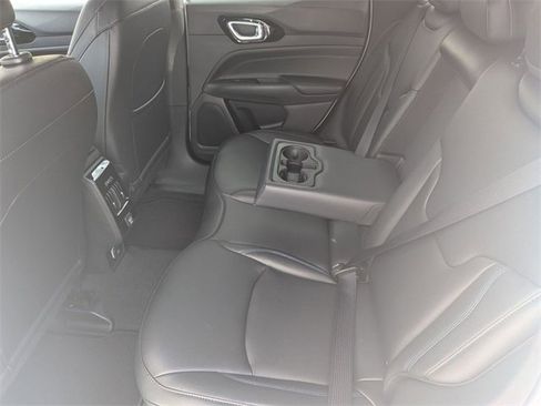 New 2026 Jeep Compass Limited image 25