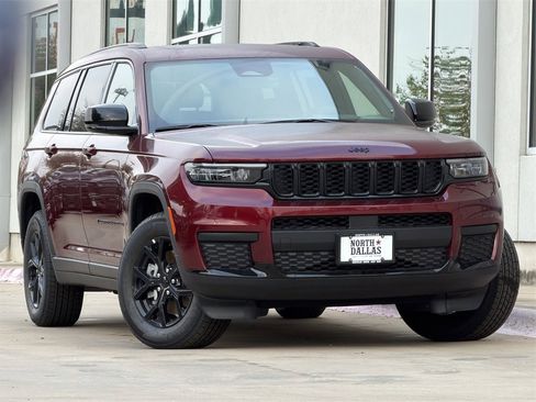 New 2025 Jeep Grand Cherokee L Altitude image 2