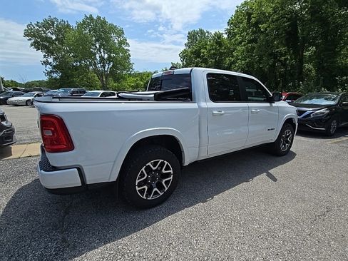 Used 2025 RAM 1500 Laramie AWD/4WD image 8