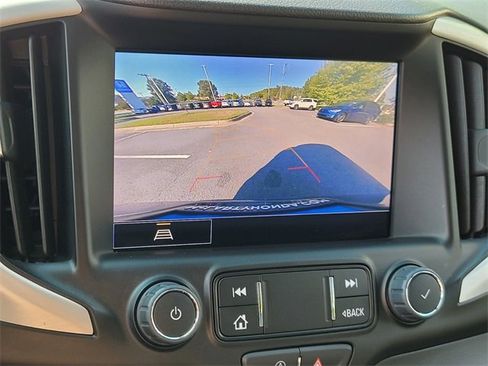 Used 2023 GMC Terrain SLT image 21