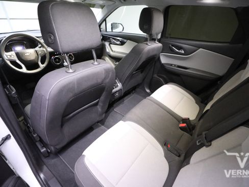 Used 2023 Chevrolet Blazer LT image 9