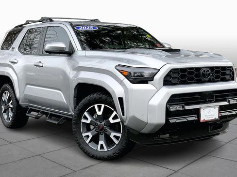 Used 2025 Toyota 4Runner TRD Sport Premium image 3
