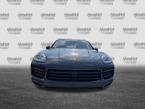 Used 2022 Porsche Cayenne AWD/4WD image 3