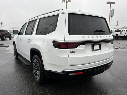 Used 2024 Jeep Wagoneer Series II w/ Flexible Seating Group image 8