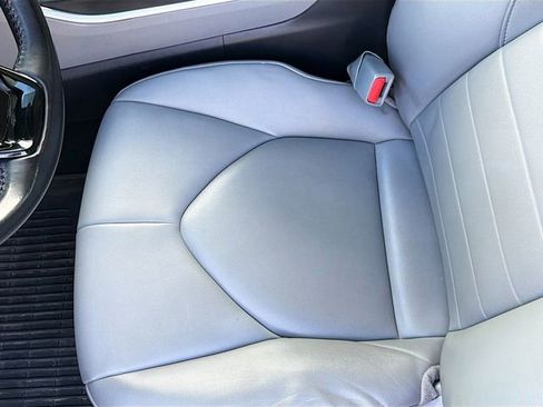 Used 2020 Toyota Highlander XLE AWD/4WD image 19