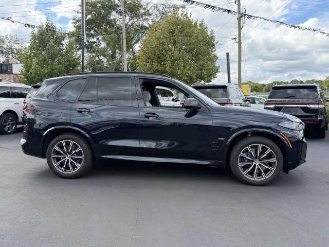 Used 2026 BMW X5 xDrive40i w/ M Sport Package AWD/4WD image 6