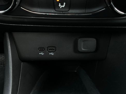 Used 2025 Buick Encore GX Preferred image 24