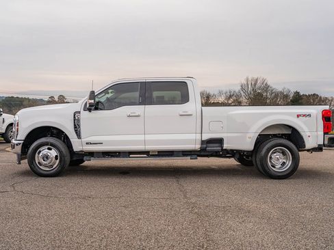 Certified 2024 Ford F350 Lariat image 6