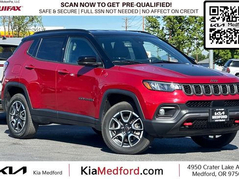 Used 2025 Jeep Compass Trailhawk AWD/4WD image 1
