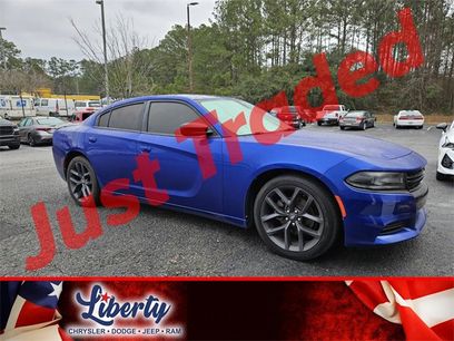 Used 2020 Dodge Charger SXT w/ Blacktop Package