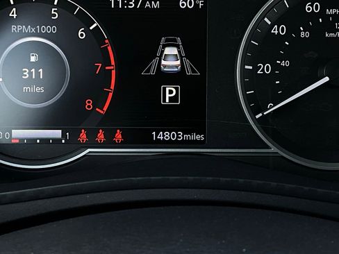 Used 2025 Nissan Versa SV image 34