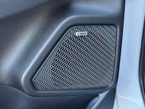 New 2025 Mitsubishi Outlander AWD image 14