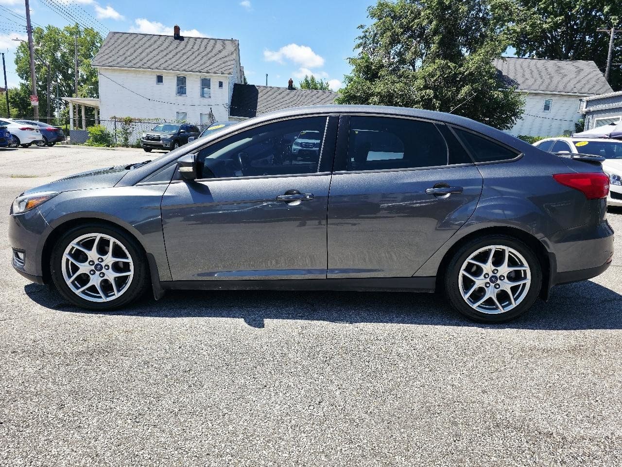 Used 2015 Ford Focus SE w/ Equipment Group 201A FWD image 8
