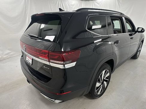 Used 2025 Volkswagen Atlas SE AWD/4WD image 3