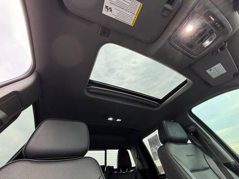 Used 2024 GMC Sierra 2500 Denali w/ Denali Reserve Package image 28