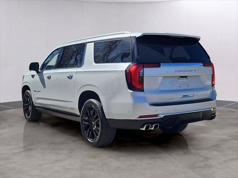 Used 2025 GMC Yukon XL Denali w/ Denali Reserve Package AWD/4WD image 5