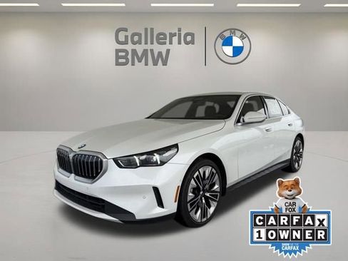Used 2024 BMW 530i w/ Premium Package RWD image 1