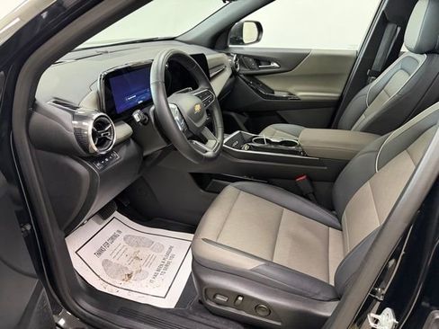 Used 2025 Chevrolet Equinox LT w/ Convenience Package II AWD/4WD image 12
