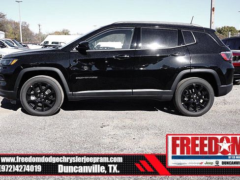New 2026 Jeep Compass Latitude image 2