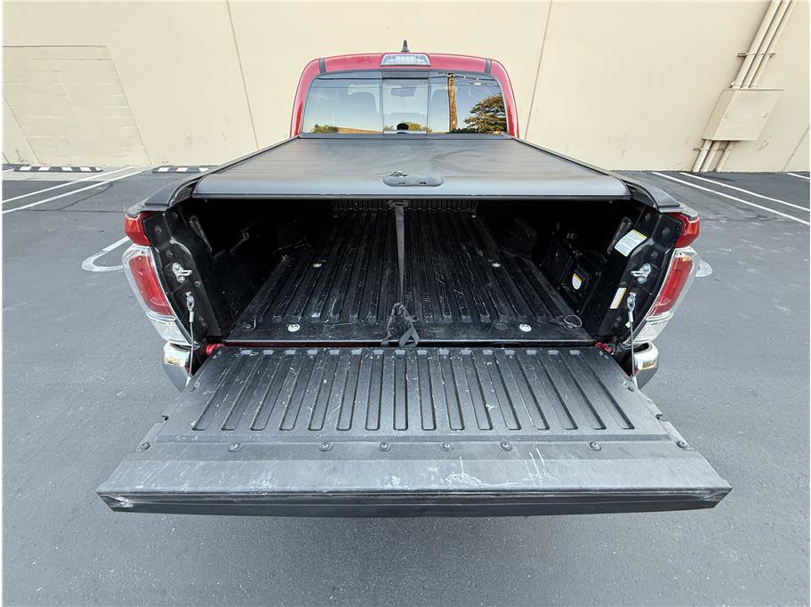 Used 2021 Toyota Tacoma TRD Off-Road AWD/4WD image 23