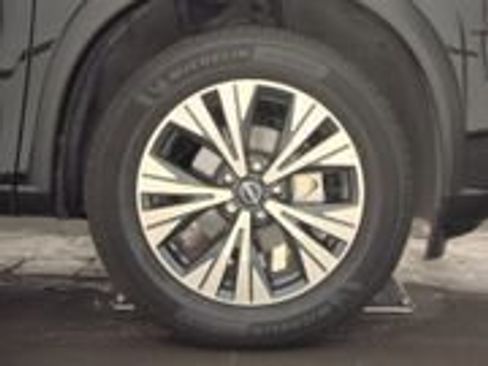Used 2023 Nissan Rogue SV w/ SV Premium B Package FWD image 7
