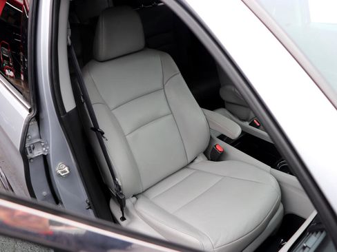 Used 2016 Honda Pilot Touring image 16