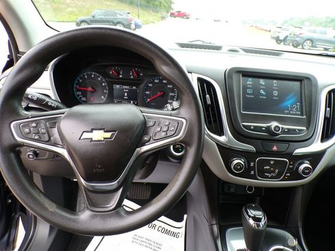 Used 2018 Chevrolet Equinox LS FWD image 10