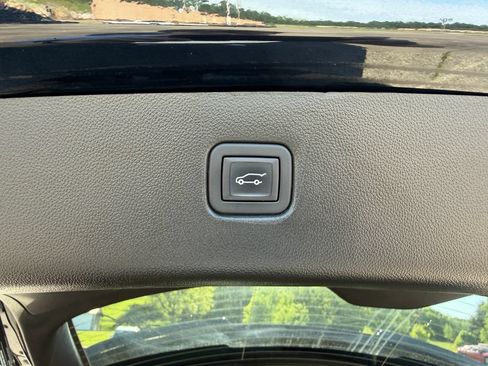 Used 2022 Chevrolet Blazer Premier AWD/4WD image 12