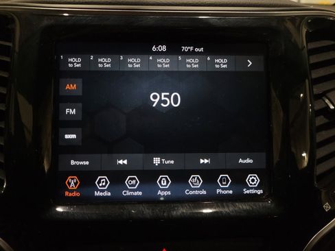 Used 2020 Jeep Cherokee Limited AWD/4WD image 25