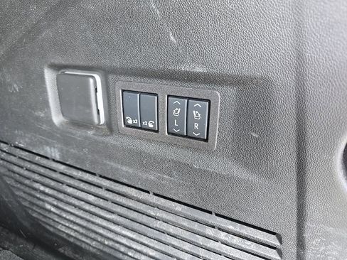 Used 2024 Chevrolet Tahoe Z71 w/ Luxury Package image 6