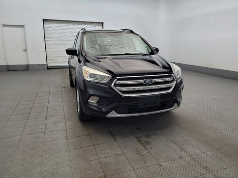 Used 2017 Ford Escape SE w/ Equipment Group 201A FWD image 14