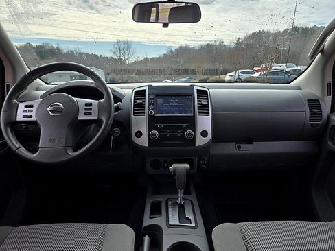 Used 2019 Nissan Frontier SV image 10