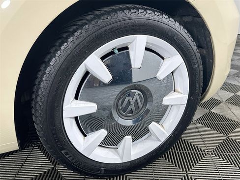 Used 2019 Volkswagen Beetle 2.0T SE image 32