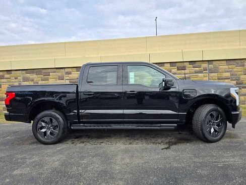 Used 2023 Ford F150 Lightning Lariat image 2