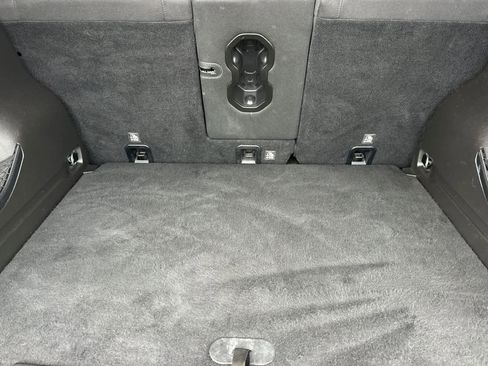 Used 2018 Jeep Renegade Latitude w/ Popular Equipment Group image 15