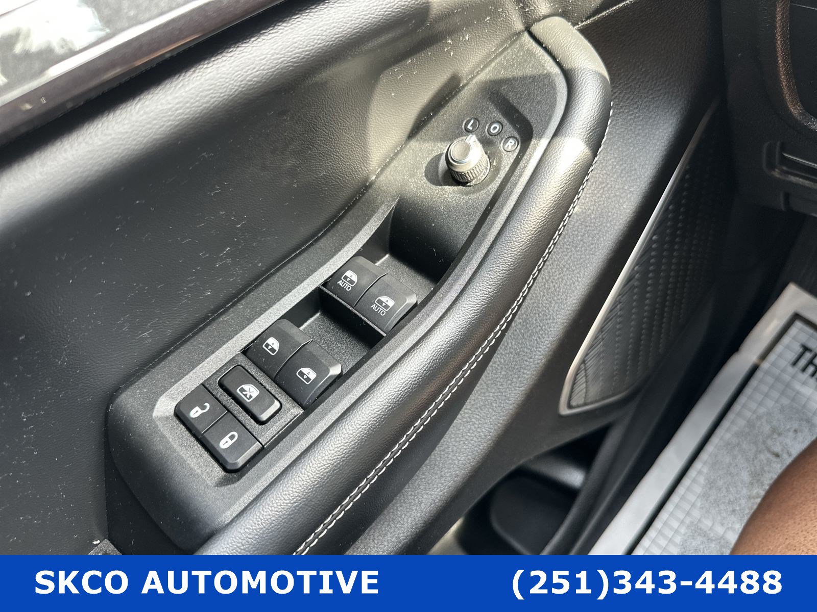 Used 2022 Jeep Grand Cherokee Laredo AWD/4WD image 22