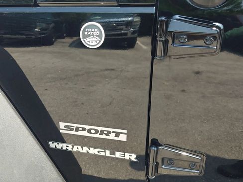 Used 2015 Jeep Wrangler Sport AWD/4WD image 31