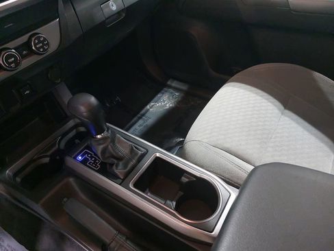 Used 2022 Toyota Tacoma SR5 w/ SR5 Appearance Package (SM) image 41