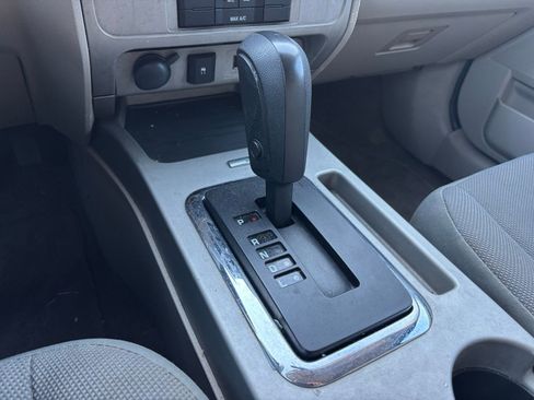 Used 2009 Ford Escape XLT image 7