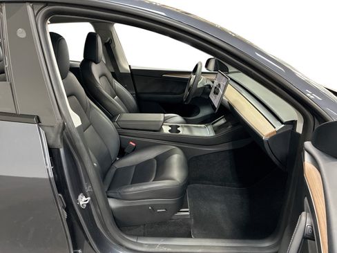 Certified 2023 Tesla Model Y Long Range AWD/4WD image 13