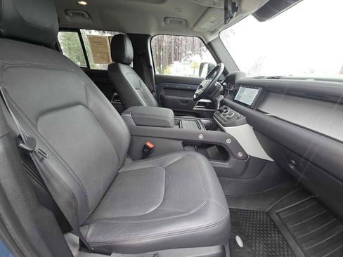 Used 2023 Land Rover Defender 110 SE AWD/4WD image 11