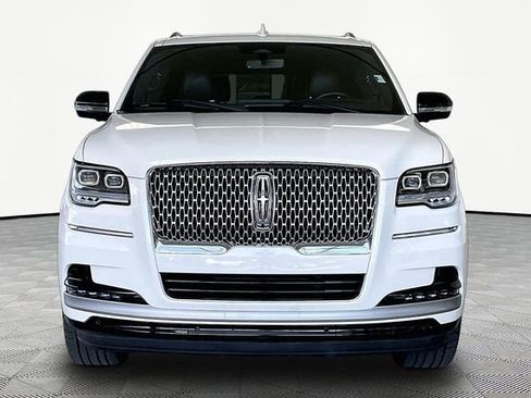 Used 2022 Lincoln Navigator Reserve AWD/4WD image 2