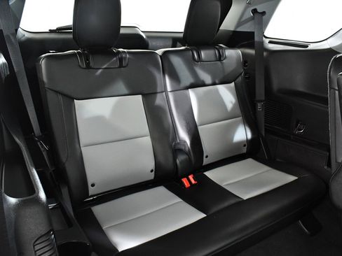 Used 2023 Ford Explorer XLT w/ Equipment Group 202A image 20