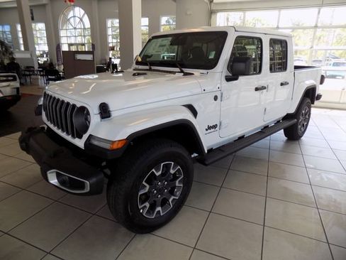 New 2026 Jeep Gladiator Sport AWD/4WD image 3