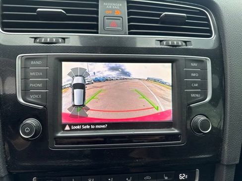 Used 2016 Volkswagen GTI Autobahn FWD image 9