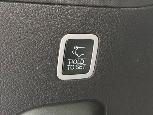 Used 2025 Jeep Grand Wagoneer Series III w/ Rear Seat Video Group 1 AWD/4WD image 15