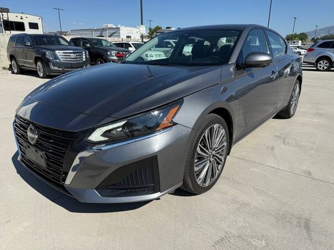 Used 2024 Nissan Altima 2.5 SL AWD/4WD image 7