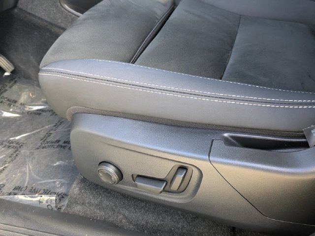 Certified 2023 Volvo C40 P8 Recharge Ultimate AWD/4WD image 13