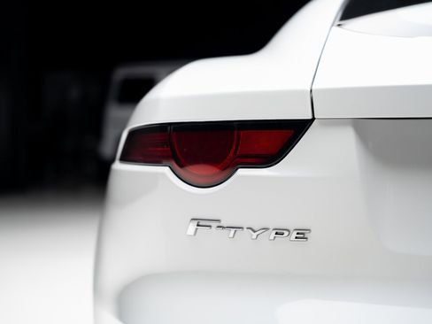 Used 2020 Jaguar F-TYPE Coupe image 27